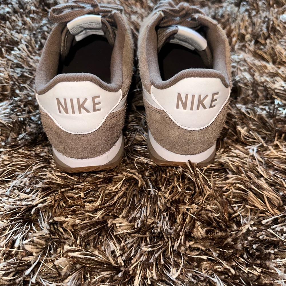 Nike Cortez Vintage Suede women’s shoes size 9 - Picture 3 of 6